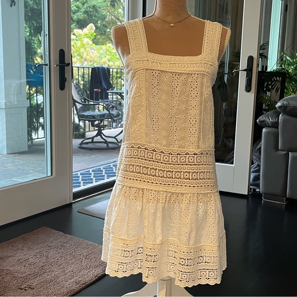 OndadeMar - WHITE COTTON EYELET SHORT DRESS - S - Picture 3 of 7